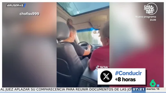 Un padre intenta enseñar a su hija a conducir y se hace viral por perder los nervios: "¡Tiene la calle 10 metros y te vas al bordillo!" Un padre intenta enseñar a su hija a conducir y se hace viral por perder los nervios: "¡Tiene la calle 10 metros y te vas al bordillo!"