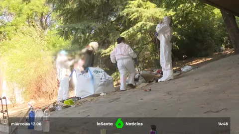 Nueva cruzada de Almeida contra las personas sin hogar: el Ayuntamiento desmantela sus infraviviendas sin avisar y tirando todo a la basura Nueva cruzada de Almeida contra las personas sin hogar: el Ayuntamiento desmantela sus infraviviendas sin avisar y tirando todo a la basura