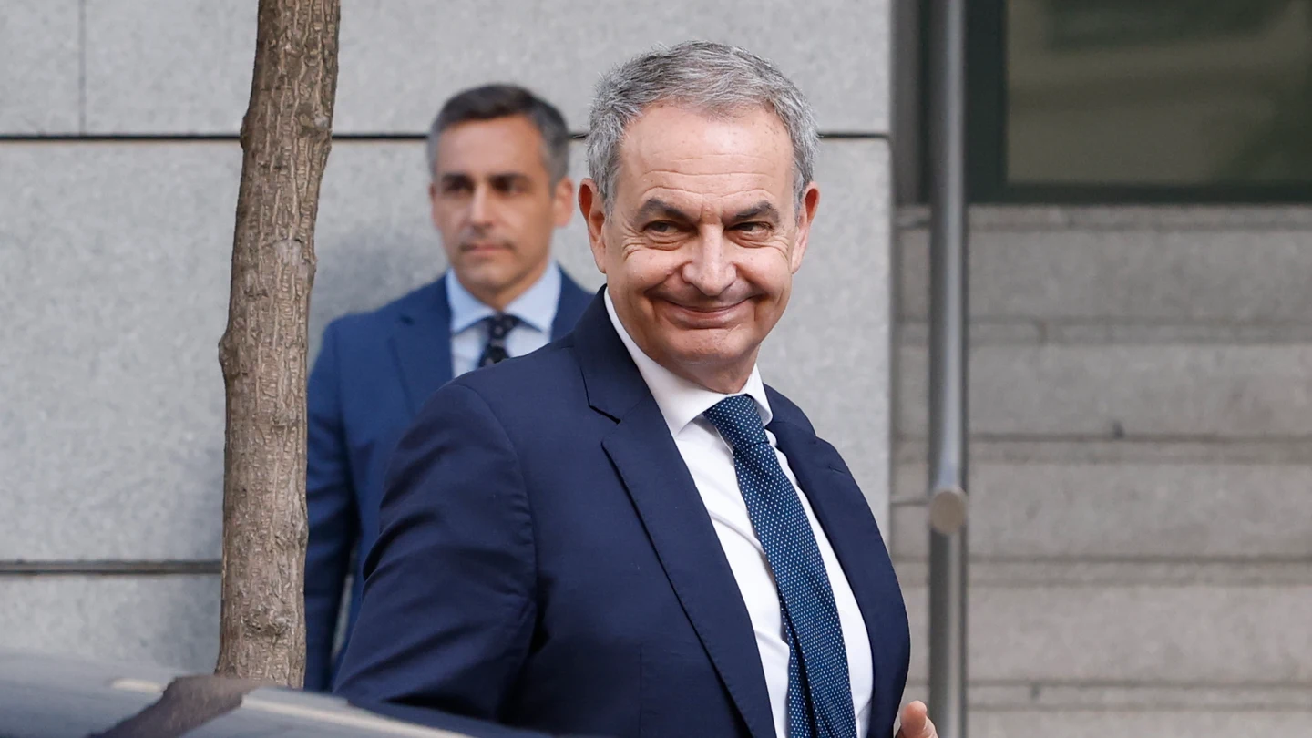 El expresidente del Gobierno, José Luis Rodríguez Zapatero, a su llegada a la Audiencia Nacional para declarar como investigado. El expresidente del Gobierno, José Luis Rodríguez Zapatero, a su llegada a la Audiencia Nacional para declarar como investigado.