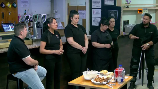 Hoy, en Servicio Secreto, Alberto Chicote acude a 'El Barrio', un restaurante con complejas relaciones familiares Hoy, en Servicio Secreto, Alberto Chicote acude a 'El Barrio', un restaurante con complejas relaciones familiares