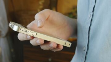 C&oacute;mo dejar tu iPhone a otra persona sin miedo a que revise tus conversaciones