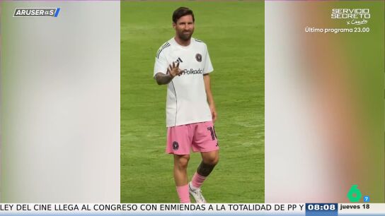 La reacci&oacute;n viral de Leo Messi cuando una anciana se le declara en el Mundial
