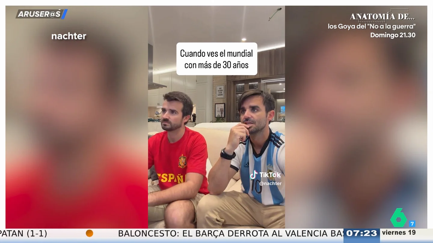 El divertido vídeo de cómo es ver el Mundial de Fútbol con más de 30 años: "Ya es un mérito que esté vivo" El divertido vídeo de cómo es ver el Mundial de Fútbol con más de 30 años: "Ya es un mérito que esté vivo"
