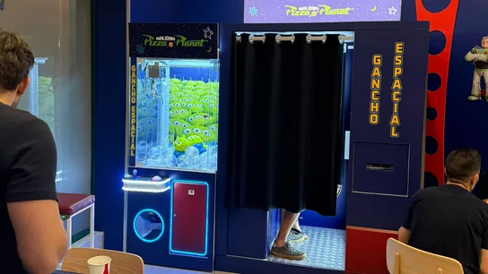 El Pizza Planet de Toy Story llega a Madrid: así es la experiencia que está conquistando a los fans de Pixar El Pizza Planet de Toy Story llega a Madrid: así es la experiencia que está conquistando a los fans de Pixar