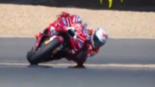 Rozando el l&iacute;mite: el susto de Marc M&aacute;rquez que le pudo dejar sin victoria en la &uacute;ltima vuelta