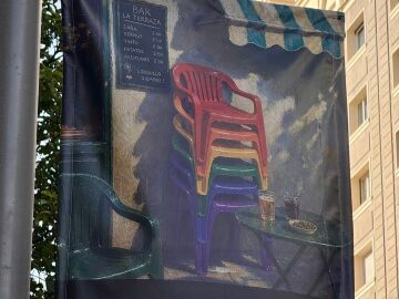 Indignación por los carteles del Orgullo en Madrid: el Ayuntamiento cambia a personas del colectivo LGTBI por bares y lugares castizos Indignación por los carteles del Orgullo en Madrid: el Ayuntamiento cambia a personas del colectivo LGTBI por bares y lugares castizos