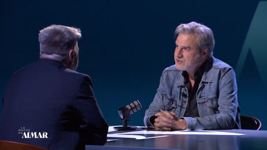 Alberto San Juan desvela lo que hizo con su primer sueldo como periodista: "Me met&iacute; en una escuela de teatro"