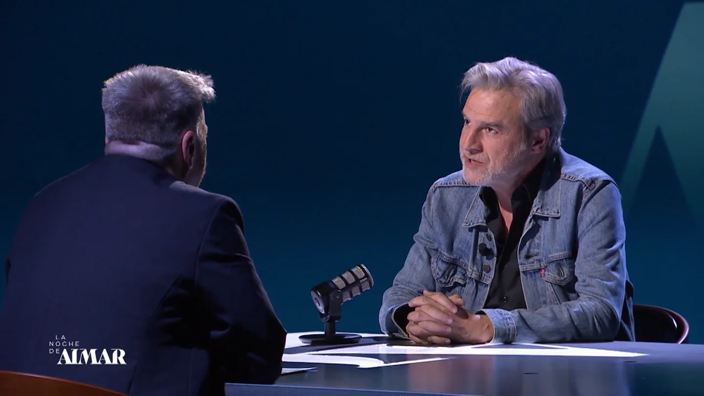 Alberto San Juan desvela lo que hizo con su primer sueldo como periodista: "Me metí en una escuela de teatro" Alberto San Juan desvela lo que hizo con su primer sueldo como periodista: "Me metí en una escuela de teatro"