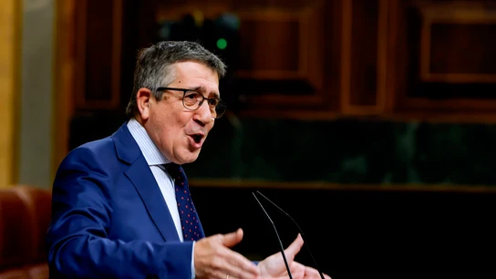 El portavoz del PSOE en el Congreso, Patxi López interviene tras la comparecencia del jefe del Ejecutivo para dar explicaciones de los casos judiciales que afectan a su entorno político El portavoz del PSOE en el Congreso, Patxi López interviene tras la comparecencia del jefe del Ejecutivo para dar explicaciones de los casos judiciales que afectan a su entorno político