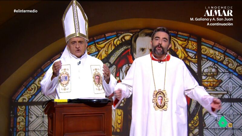 El 'papa Wyoming' y el 'monaguillo Mateo' le cantan a Aznar: "Todos unidos, al perro echamos, que se vaya con Puigdemont"