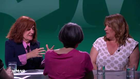 Una mujer taxista, sobre sus experiencias más surrealistas: "He visto amoríos indebidos, de tener que pedir que esperen a llegar al destino" Una mujer taxista, sobre sus experiencias más surrealistas: "He visto amoríos indebidos, de tener que pedir que esperen a llegar al destino"