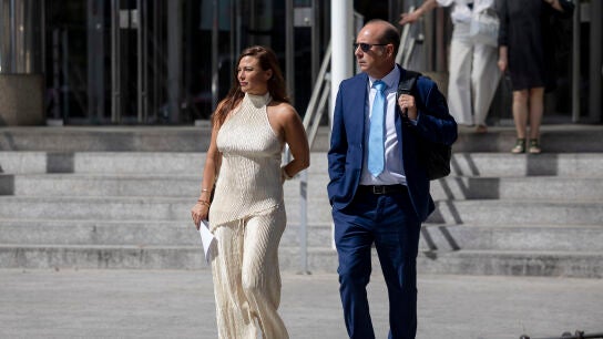 La actriz Elisa Moulia&aacute; comparece ante los medios tras personarse este mi&eacute;rcoles en los juzgados madrile&ntilde;os de Plaza de Castilla