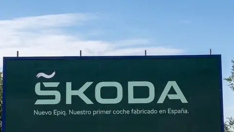 Skoda incorpora la 'ñ' a su logotipo para celebrar la fabricación de su primer vehículo en España.hiculo_espana Skoda incorpora la 'ñ' a su logotipo para celebrar la fabricación de su primer vehículo en España.hiculo_espana