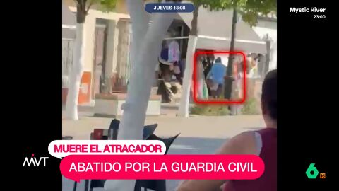 La Guardia Civil se ve&iacute;a obligada a responder a los disparos de un ladr&oacute;n que, minutos antes, hab&iacute;a atracado un banco con una escopeta. Un agente ha resultado herido y el atracador ha muerto en el tiroteo.