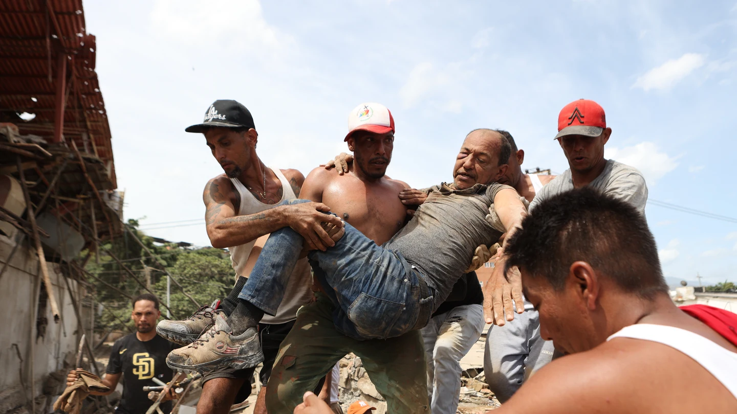 Una Venezuela en shock por los devastadores terremotos busca a los desaparecidos entre los escombros mientras el mundo coordina la ayuda a las víctimas Una Venezuela en shock por los devastadores terremotos busca a los desaparecidos entre los escombros mientras el mundo coordina la ayuda a las víctimas
