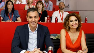 Pedro S&aacute;nchez con Mar&iacute;a Jes&uacute;s Montero