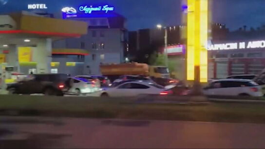 Colas en una gasolinera rusa