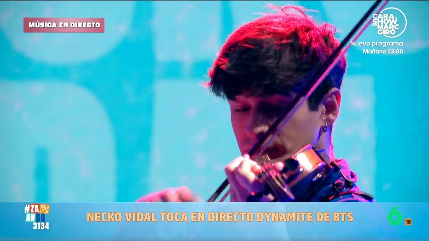 BTS como nunca lo has escuchado: así es la genial versión de Necko Vidal de 'Dynamite' al violín Necko Vidal habla hoy de BTS, la boy band surcoreana convertida en fenómeno de masas, y versiona 'Dynamite', uno de sus grandes 'hits' en directo. Puedes ver el momentazo en este vídeo.