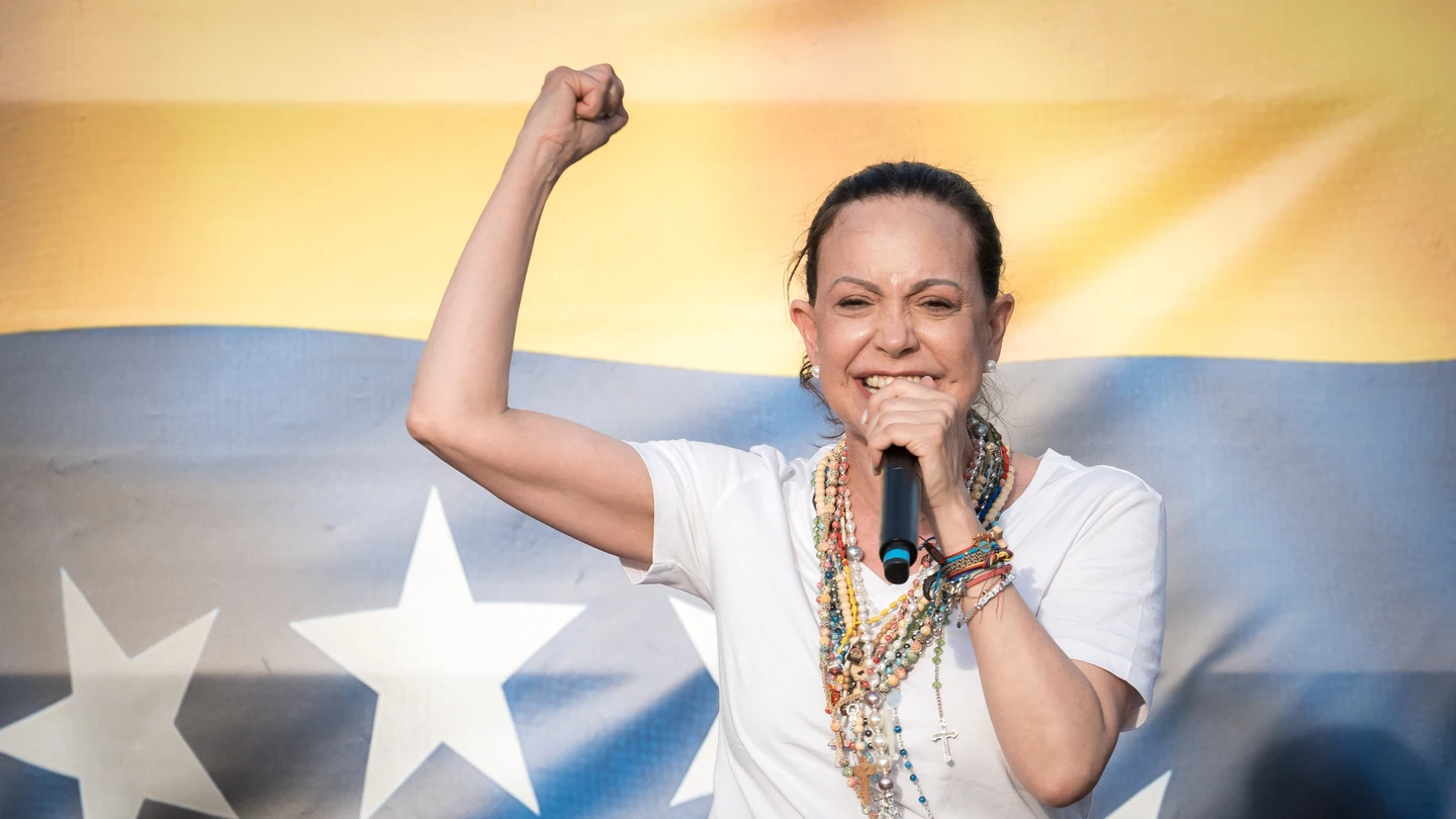 La líder opositora venezolana, María Corina Machado, durante un encuentro con la diáspora venezolana, en la Puerta del Sol, a 18 de abril de 2026, en Madrid (España). La líder opositora venezolana, María Corina Machado, durante un encuentro con la diáspora venezolana, en la Puerta del Sol, a 18 de abril de 2026, en Madrid (España).