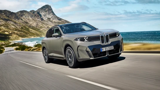 BMW iX5 60 xDrive P90645967_highRes_bmw-ix5-60-xdrive-06