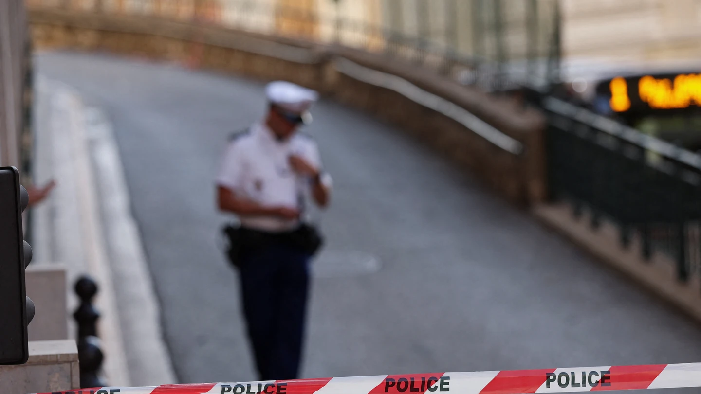 La Policía, en la zona donde tuvo lugar el intento de asesinato del empresario ucraniano Vadym Iermolaiev en Mónaco La Policía, en la zona donde tuvo lugar el intento de asesinato del empresario ucraniano Vadym Iermolaiev en Mónaco