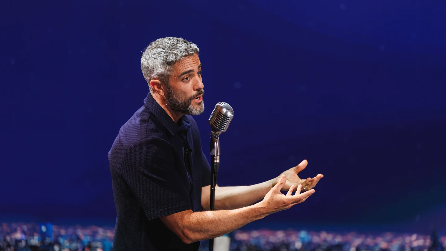 Roberto Leal, sobre sus cuatro bodas, la despedida y el disfraz de 'ninja pastori': "Yo creo que La Niña Pastori no lo sabe" Roberto Leal, sobre sus cuatro bodas, la despedida y el disfraz de 'ninja pastori': "Yo creo que La Niña Pastori no lo sabe"