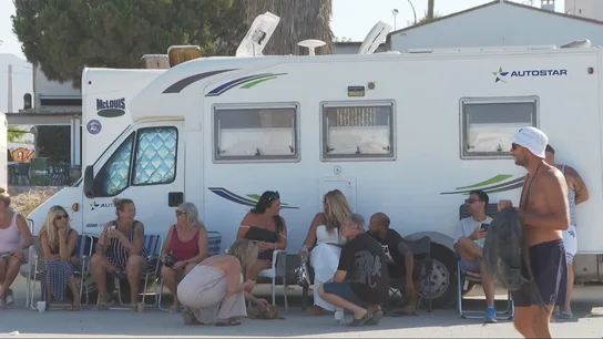 Vivir en una caravana como única alternativa: 70 familias se enfrentan al desalojo de un asentamiento junto a la playa de Málaga Vivir en una caravana como única alternativa: 70 familias se enfrentan al desalojo de un asentamiento junto a la playa de Málaga