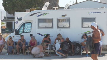 Vivir en una caravana como &uacute;nica alternativa: 70 familias se enfrentan al desalojo de un asentamiento junto a la playa de M&aacute;laga