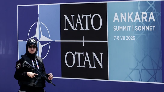 Personal de seguridad en el Complejo Presidencial de Bestepe, antes del Foro de la Industria de Defensa de la Cumbre de la OTAN Personal de seguridad en el Complejo Presidencial de Bestepe, antes del Foro de la Industria de Defensa de la Cumbre de la OTAN