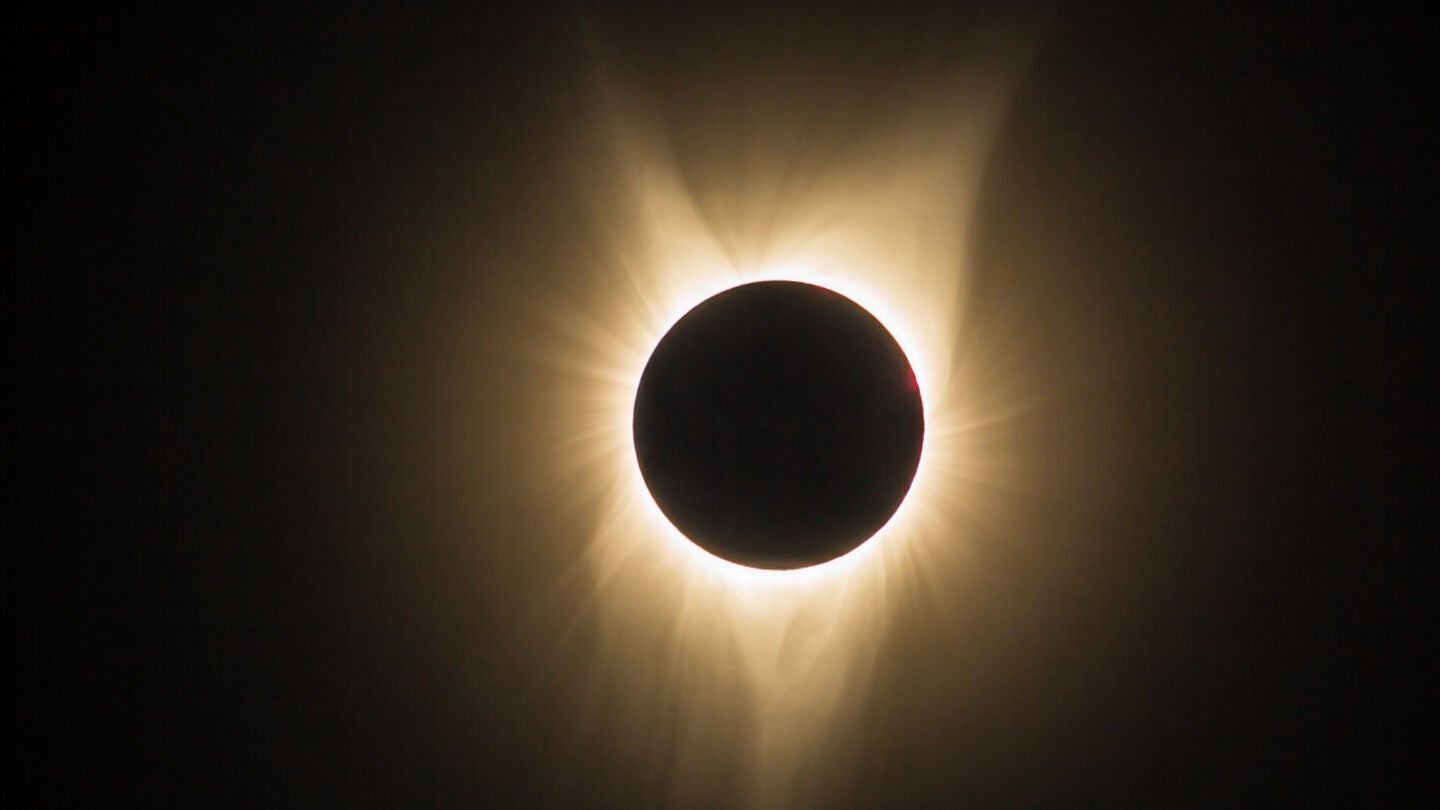 Eclipse solar total