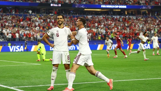 Mikel Merino celebra su gol a Portugal junto a Fabián Ruiz Mikel Merino celebra su gol a Portugal junto a Fabián Ruiz