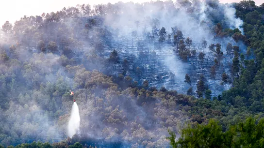 Trabajos de extinción en el incendio de Sentmenat (Barcelona). Trabajos de extinción en el incendio de Sentmenat (Barcelona).
