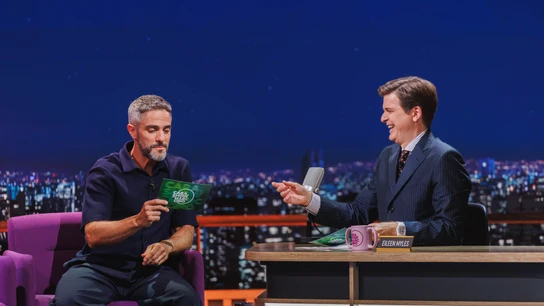 Roberto Leal reconoce que sus amigos creen que es más "barroco" (un pedante) desde que trabaja en Pasapalabra: "Me despido con un ósculo" Roberto Leal reconoce que sus amigos creen que es más "barroco" (un pedante) desde que trabaja en Pasapalabra: "Me despido con un ósculo"