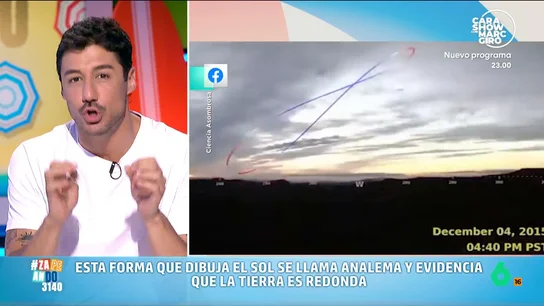 Si eres terraplanista esto te interesa: Francisco Cacho explica qué es el analema solar y cómo evidencia que la Tierra es redonda Francisco Cacho tiene un "dato para los terraplanistas" y se llama analema solar, una trayectoria en forma de ocho asimétrico que, observada desde el mismo lugar y a la misma hora todos los días del año, demuestra que la Tierra es redonda.