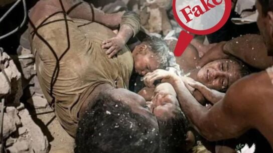 Las im&aacute;genes del rescate a tres ni&ntilde;os y su madre tras 12 d&iacute;as bajo los escombros por los terremotos de Venezuela son falsas
