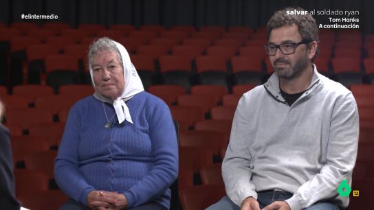 El Intermedio recupera la entrevista que Andrea Ropero hac&iacute;a a Carmen Arias y Leonardo Fossati sobre los desaparecidos durante la dictadura militar de Argentina. 