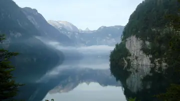 Efecto espejo en el lago del Rey Efecto espejo en el lago del Rey