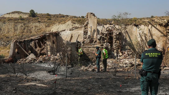 La Guardia Civil realiza una investigación durante el incendio forestal en Los Gallardos La Guardia Civil realiza una investigación durante el incendio forestal en Los Gallardos