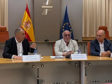 La Guardia Civil acudirá al lugar cuando un conductor active la baliza V-16 La Guardia Civil acudirá al lugar cuando un conductor active la baliza V-16