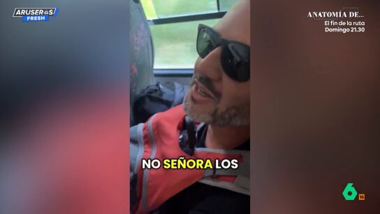 Un hombre, a una se&ntilde;ora que critica que se hayan acabado "los caballeros": "No, lo que se acabaron fueron los asientos"