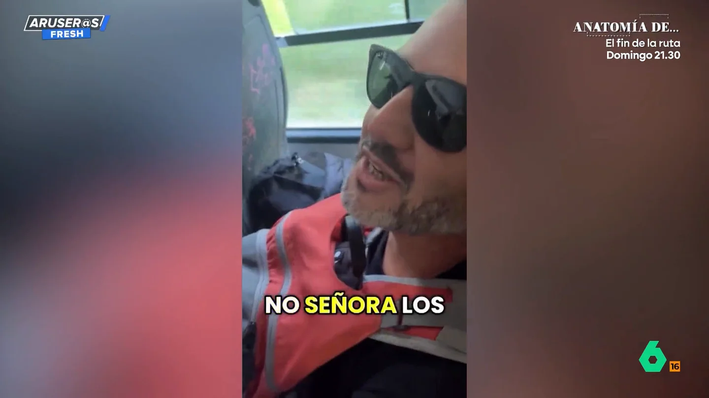 Un hombre, a una señora que critica que se hayan acabado "los caballeros": "No, lo que se acabaron fueron los asientos" Un hombre, a una señora que critica que se hayan acabado "los caballeros": "No, lo que se acabaron fueron los asientos"