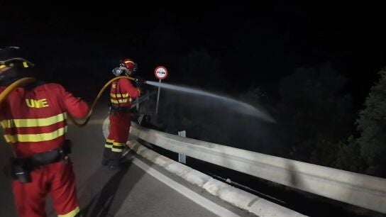 Contin&uacute;an los trabajos en el incendio de Los Gallardos