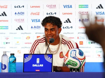 Lamine Yamal atiende a los periodistas desplazados hasta Dallas en la previa del partido contra Francia