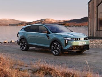 Dacia demuestra que no todo tiene que ser un SUV... con su nuevo SUV: un coche familiar m&aacute;s largo que el Bigster que costar&aacute; menos de 25.000 euros