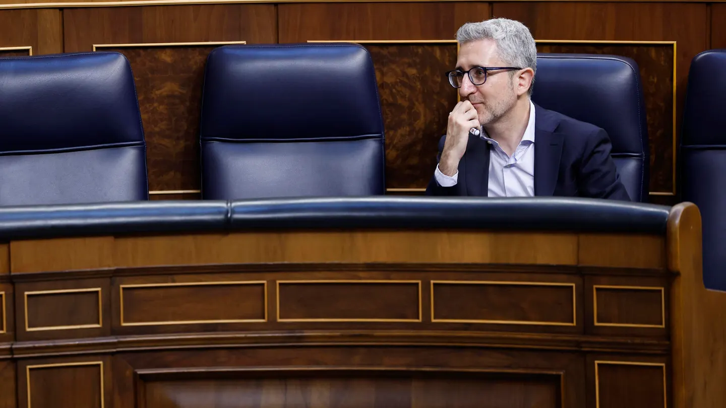El ministro de Hacienda, Arcadi España en el pleno extraordinario celebrado este martes en el Congreso. El ministro de Hacienda, Arcadi España en el pleno extraordinario celebrado este martes en el Congreso.