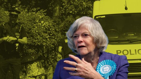 La Polic&iacute;a brit&aacute;nica investiga como atentado terrorista el asesinato de la diputada de ultraderecha Ann Widdecombe tras apoyar a Farage