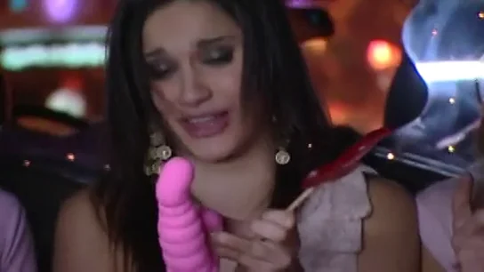 La reacción de 'la Marta' cuando sus amigas le regalan un nuevo 'Manolo': "A partir de ahora, los hombres, a tomar por..." La reacción de 'la Marta' cuando sus amigas le regalan un nuevo 'Manolo': "A partir de ahora, los hombres, a tomar por..."