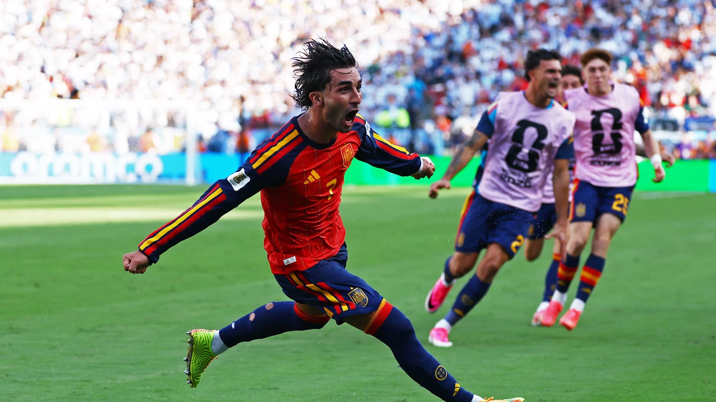 Ferran Torres celebra el primer gol de la selección. Ferran Torres celebra el primer gol de la selección.