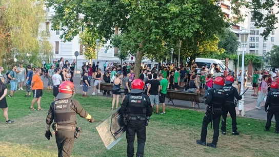 Incidentes en Bilbao en una manifestación contra la Selección española. Incidentes en Bilbao en una manifestación contra la Selección española.