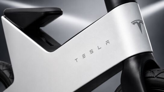 Lo nuevo de Tesla no tiene motor y no es el&eacute;ctrico: es una bici sin pedales que est&aacute; causando sensaci&oacute;n